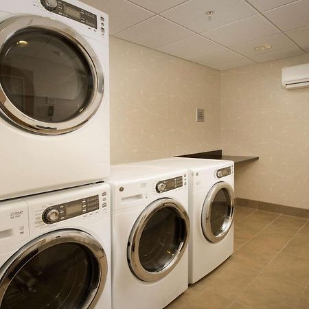 Hampton Inn & Suites Baltimore/Woodlawn Eksteriør bilde